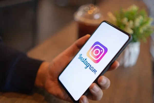 smartphone-with-Instagram-application-on-the-screen